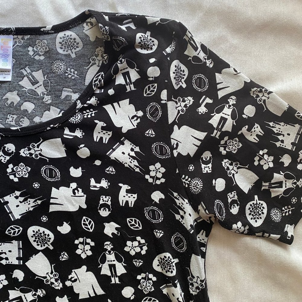 Lularoe Disney Perfect Tee Snow White